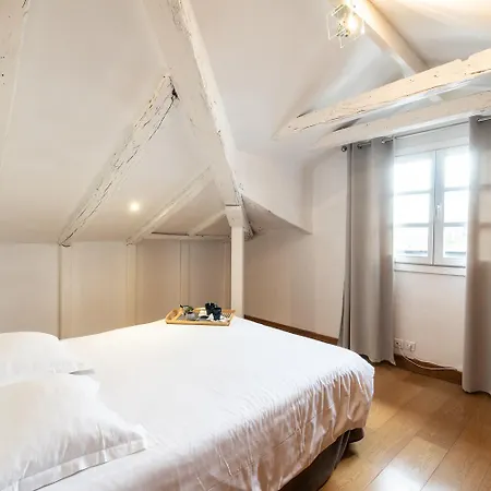 Lastiry Hotel Sare